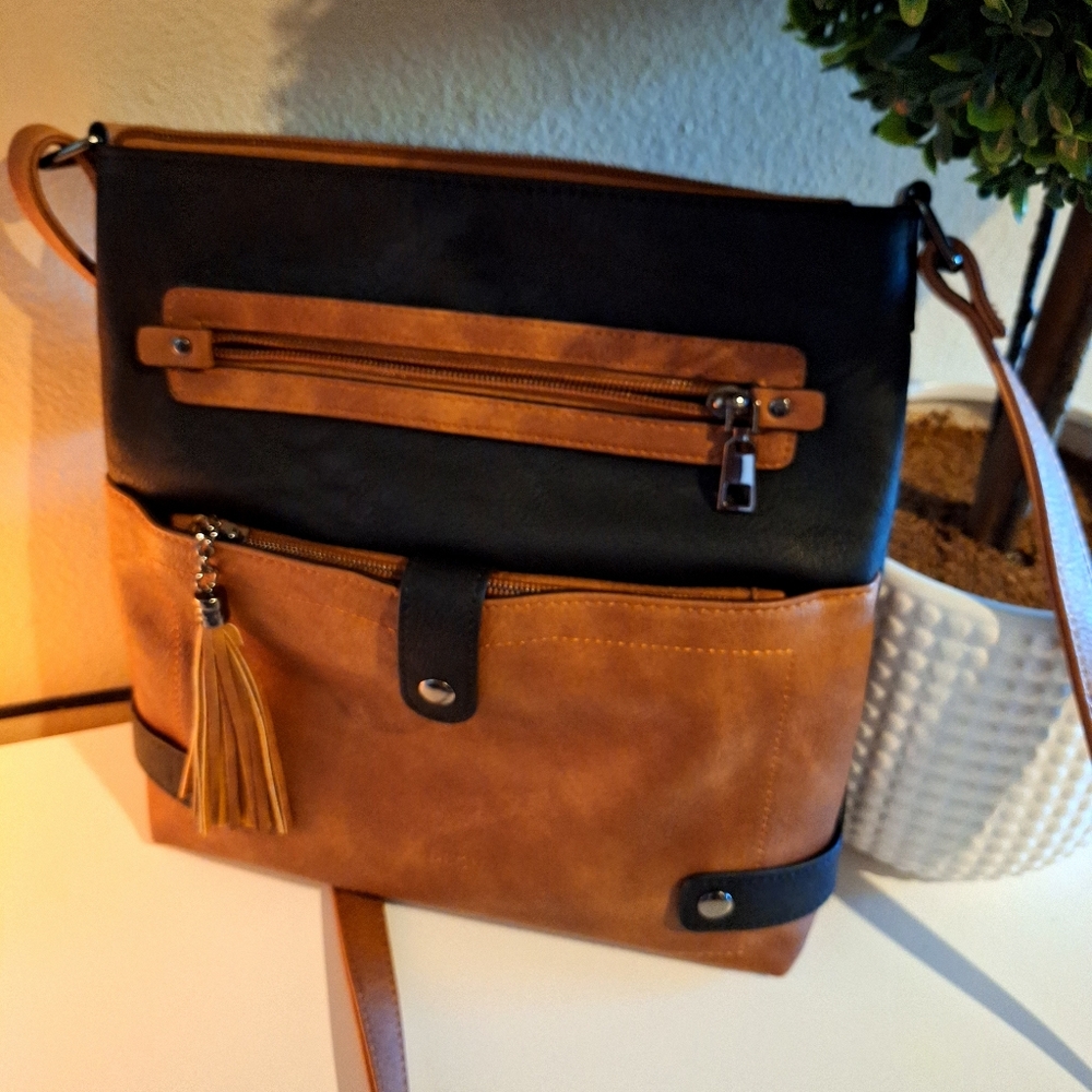 Fadeon Crossbody Purse